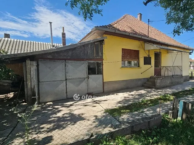 Eladó ház Füzesabony 90 nm