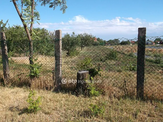 Eladó telek Atkár 1425 nm