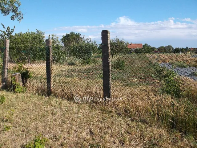Eladó telek Atkár 1425 nm
