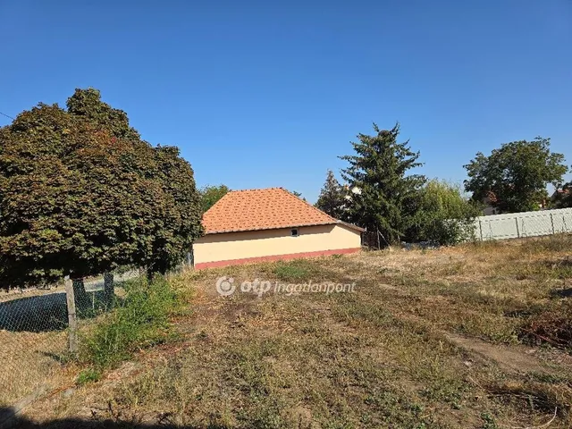 Eladó telek Hatvan 400 nm