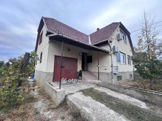 Eladó ház Feldebrő 130 nm