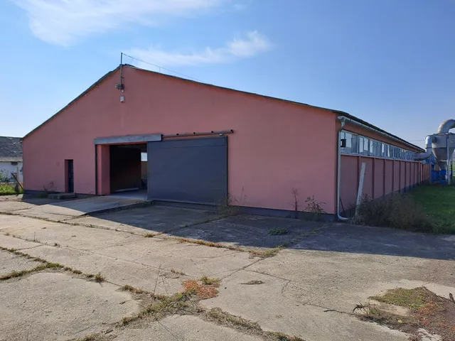 Eladó kereskedelmi és ipari ingatlan Balatonendréd 1500 nm