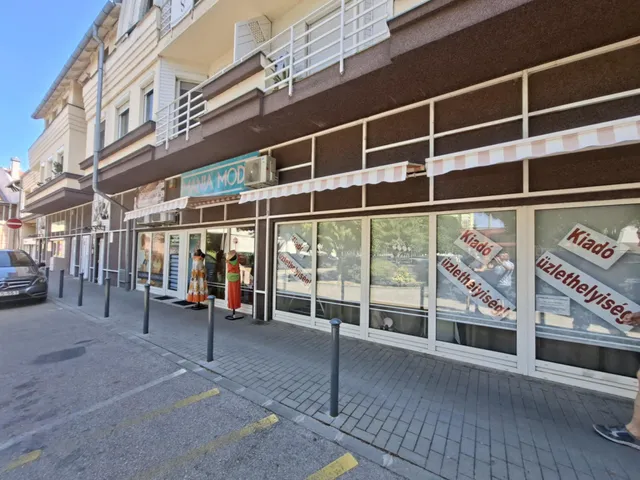 Kiadó kereskedelmi és ipari ingatlan Siófok, Belváros 18 nm