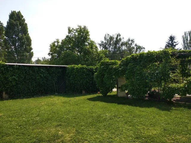 Eladó ház Zamárdi, Fürdőtelep 240 nm