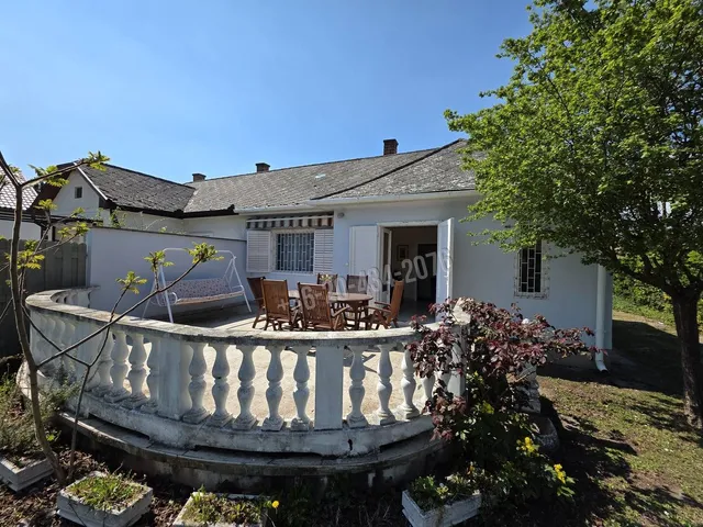 Eladó nyaraló Zamárdi, Fürdőtelep 99 nm