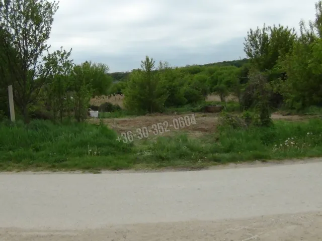 Eladó telek Balatonendréd 1154 nm