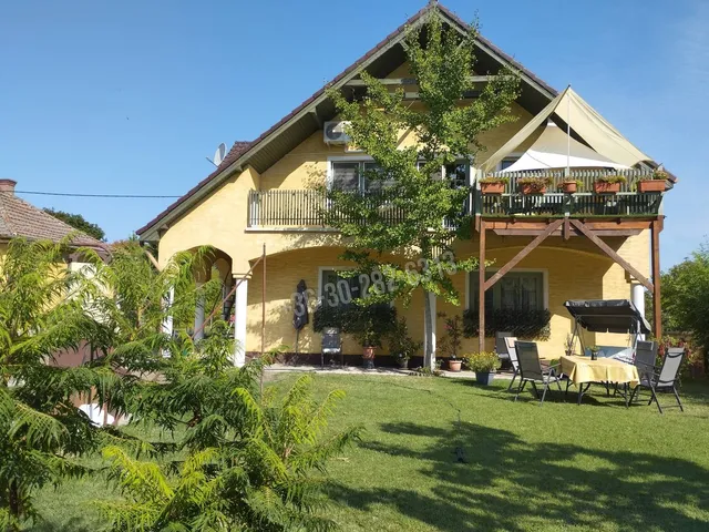 Eladó ház Zamárdi 240 nm