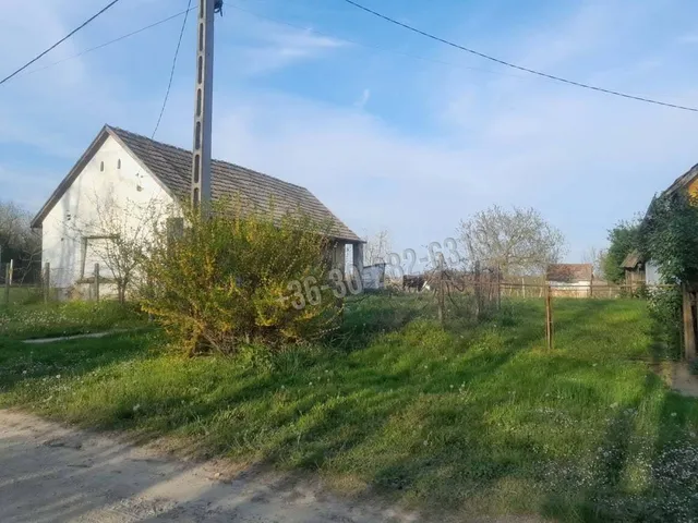 Eladó telek Nágocs 2200 nm