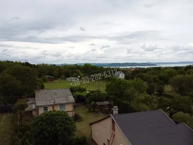 Eladó nyaraló Balatonföldvár 177 nm