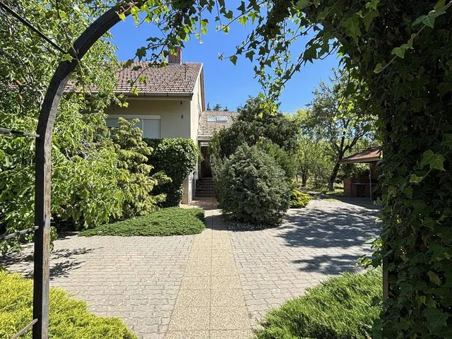 Eladó ház Kőröshegy 183 nm