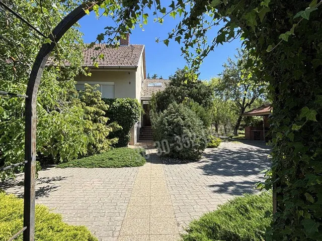 Eladó ház Kőröshegy 183 nm