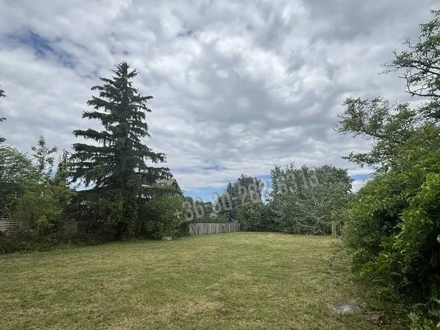 Eladó telek Zamárdi, Fürdőtelep 1077 nm
