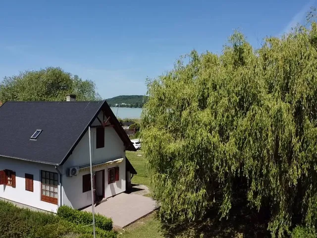 Eladó nyaraló Szántód 115 nm