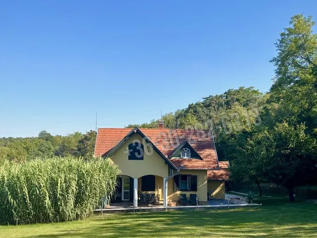 Eladó ház Zamárdi, Kőhegy 250 nm