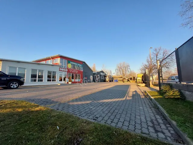 Eladó kereskedelmi és ipari ingatlan Siófok, Ipartelep, Bajcsy-Zsilinszky Endre utca 1100 nm
