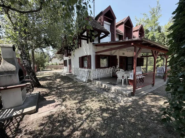 Eladó nyaraló Zamárdi, Fürdőtelep 148 nm