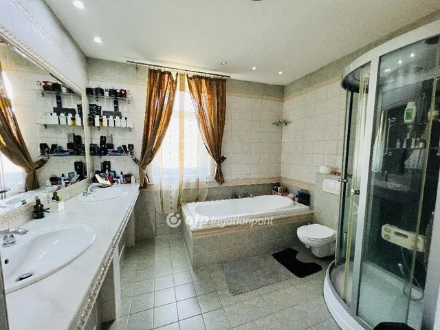 Eladó ház Budapest XVI. kerület 308 nm