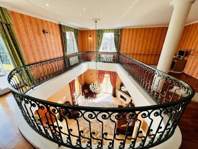 Eladó ház Budapest XVI. kerület 308 nm