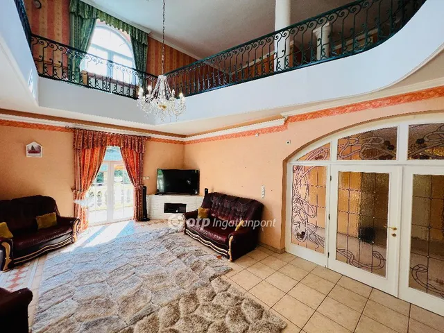 Eladó ház Budapest XVI. kerület 308 nm