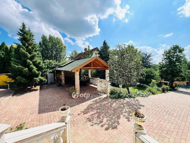 Eladó ház Budapest XVI. kerület 308 nm