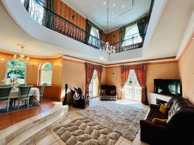 Eladó ház Budapest XVI. kerület 308 nm