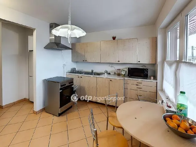 Eladó ház Vecsés 320 nm