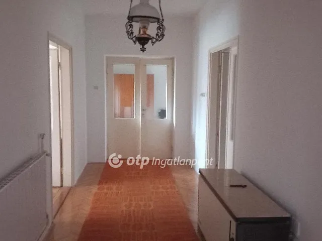 Eladó ház Szentlőrinckáta 150 nm