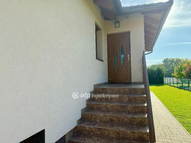 Eladó üdülő és hétvégi ház Szigetcsép 186 nm
