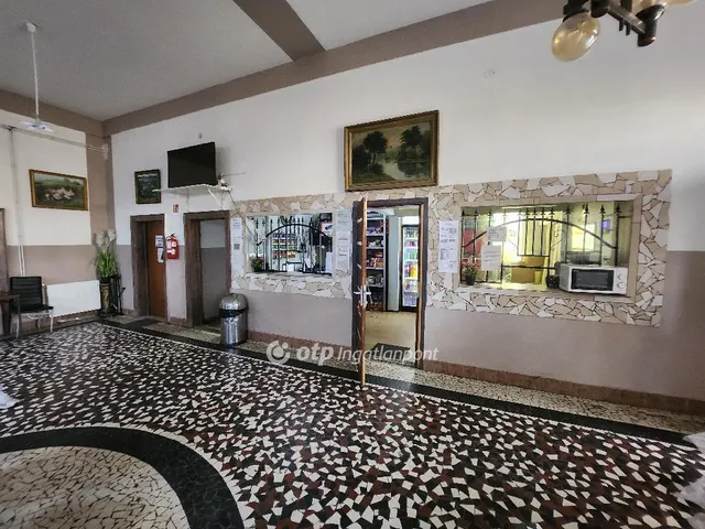 Eladó kereskedelmi és ipari ingatlan Budapest X. kerület 1500 nm