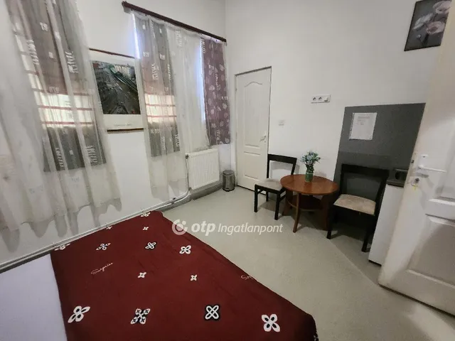 Eladó kereskedelmi és ipari ingatlan Budapest X. kerület 1500 nm