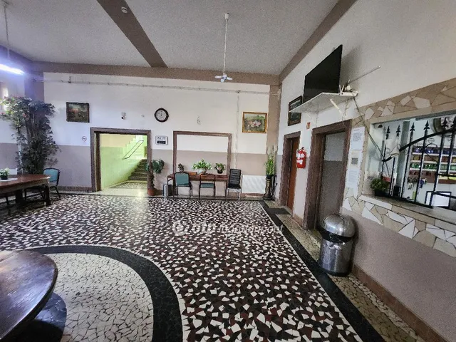 Eladó kereskedelmi és ipari ingatlan Budapest X. kerület 1500 nm