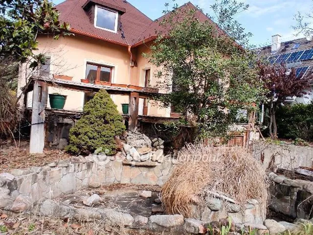 Eladó ház Budapest XVI. kerület 172 nm