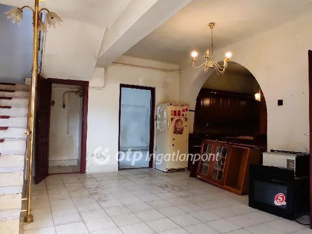 Eladó ház Budapest XVI. kerület 282 nm