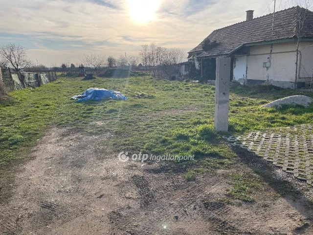 Eladó telek Sárbogárd 965 nm