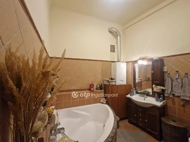 Eladó lakás Budapest VIII. kerület 104 nm
