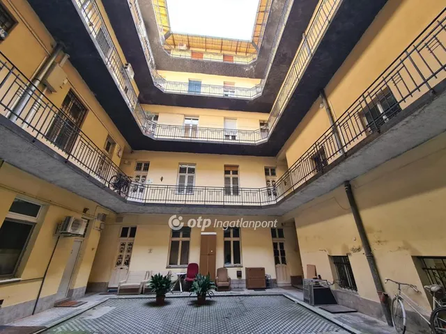 Eladó lakás Budapest II. kerület 93 nm