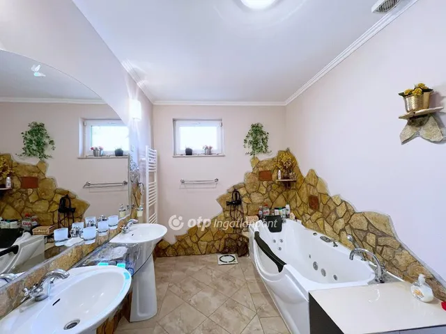 Eladó ház Pécel, Kopaszhegy 98 nm