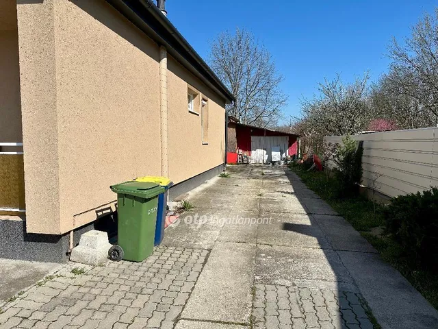 Eladó ház Dánszentmiklós 130 nm