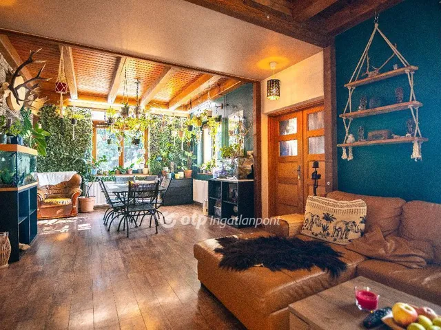 Eladó ház Fót 290 nm