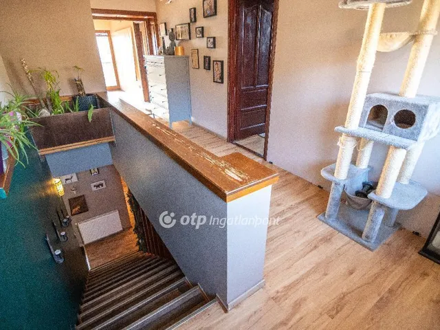 Eladó ház Fót 290 nm