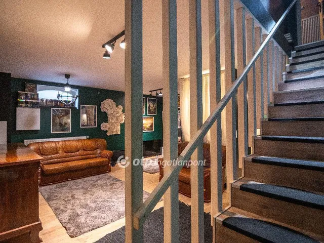 Eladó ház Fót 290 nm