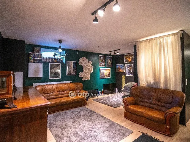 Eladó ház Fót 290 nm