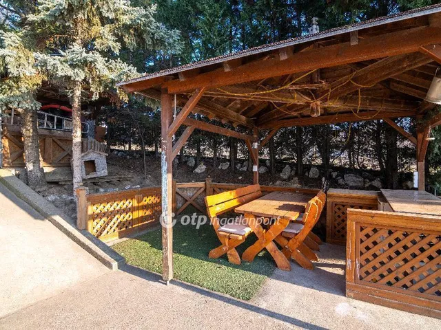 Eladó ház Fót 290 nm