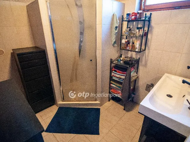 Eladó ház Fót 290 nm