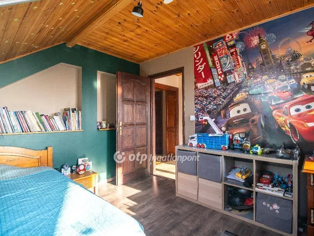 Eladó ház Fót 290 nm