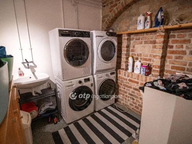 Eladó ház Fót 290 nm
