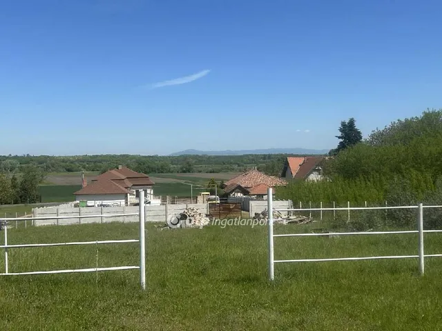 Eladó ház Galgahévíz 220 nm