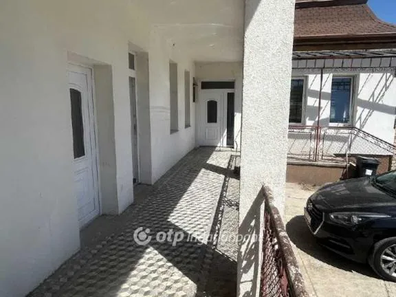 Eladó ház Galgahévíz 220 nm