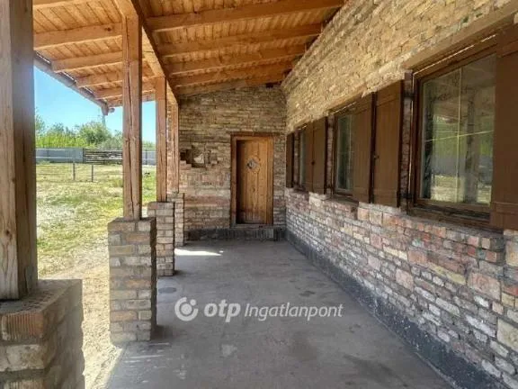 Eladó ház Galgahévíz 220 nm