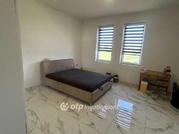 Eladó ház Galgahévíz 220 nm